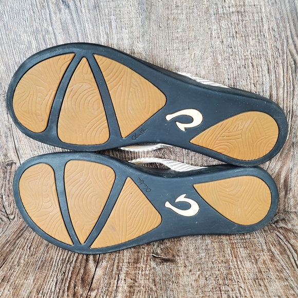 OluKai Ho’Opio Women's Size 11 Bone Stripe Gray Black Flip Flops Sandals - Picture 7 of 12